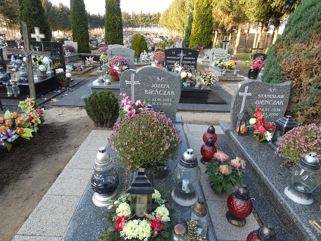 Józefa Bieńczak 1933 Biesiekierz - Grobonet - Wyszukiwarka osób pochowanych