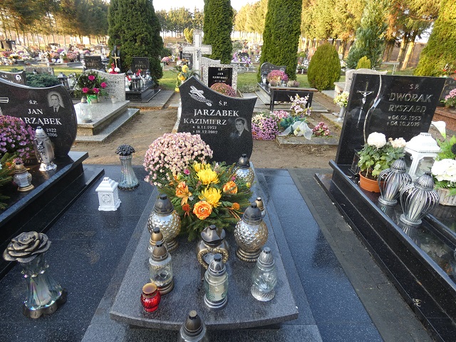 Grób Kazimierz Jarząbek