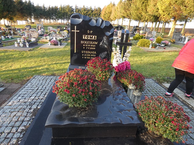 Grób Bolesław Toma