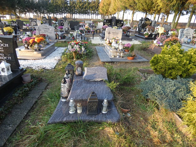 Renie Van Bergen 1946 Biesiekierz - Grobonet - Wyszukiwarka osób pochowanych