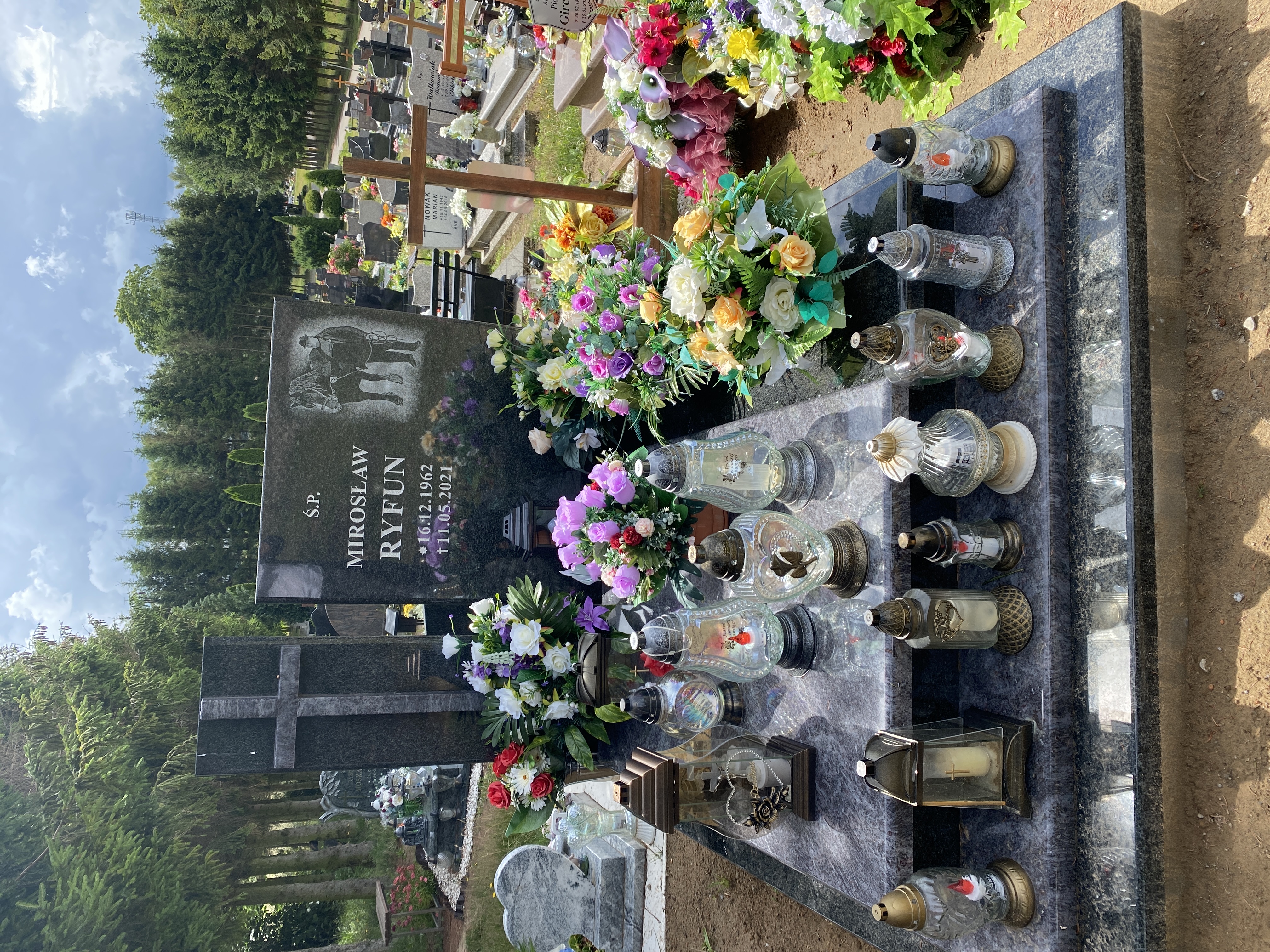 Mirosław Ryfun 1962 Biesiekierz - Grobonet - Wyszukiwarka osób pochowanych