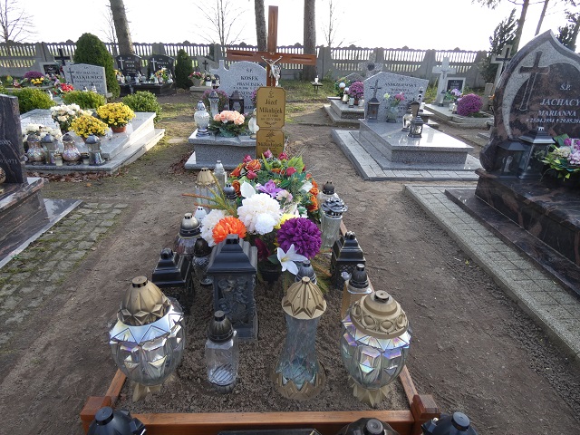 Szczepan Mikołajek 1902 Biesiekierz - Grobonet - Wyszukiwarka osób pochowanych